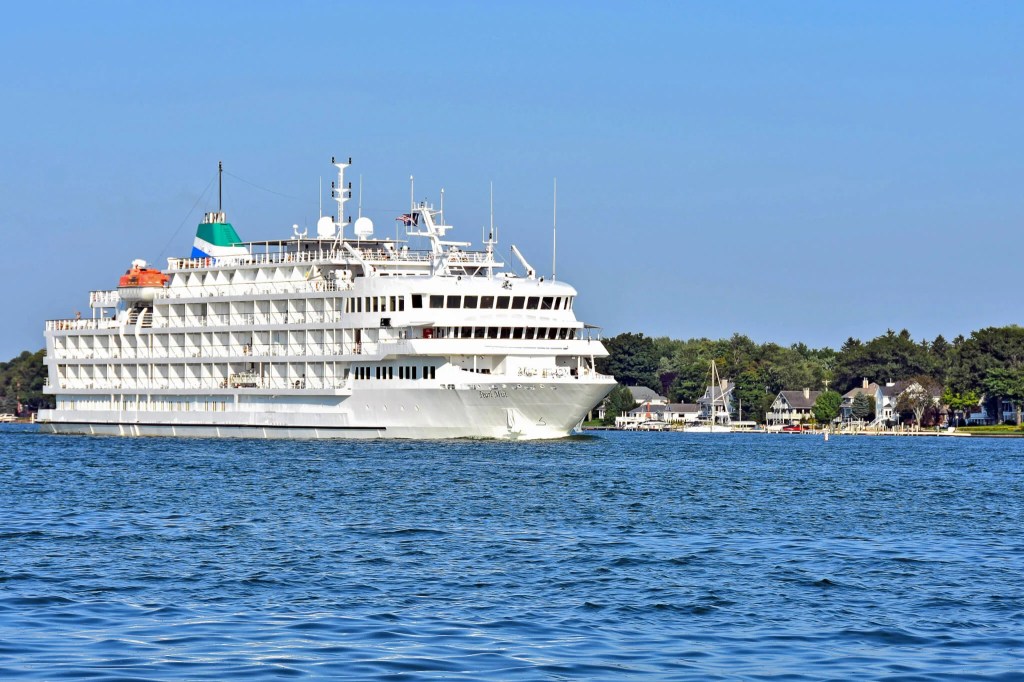 Cruisin’ for a Reunion: High-End Great Lakes Cruises Return After Pandemic Break