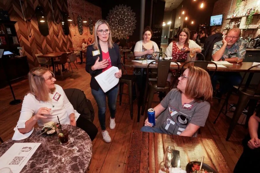 Michigan Women Fight for Reproductive Freedom—1 Chat at a Time