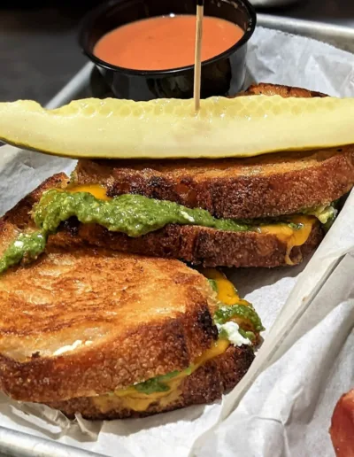 15 Cheap Foodie Hotspots Along the Lake Michigan Shoreline