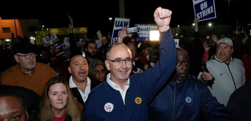 Workers Strike All 3 Detroit Automakers for First Time in Union History