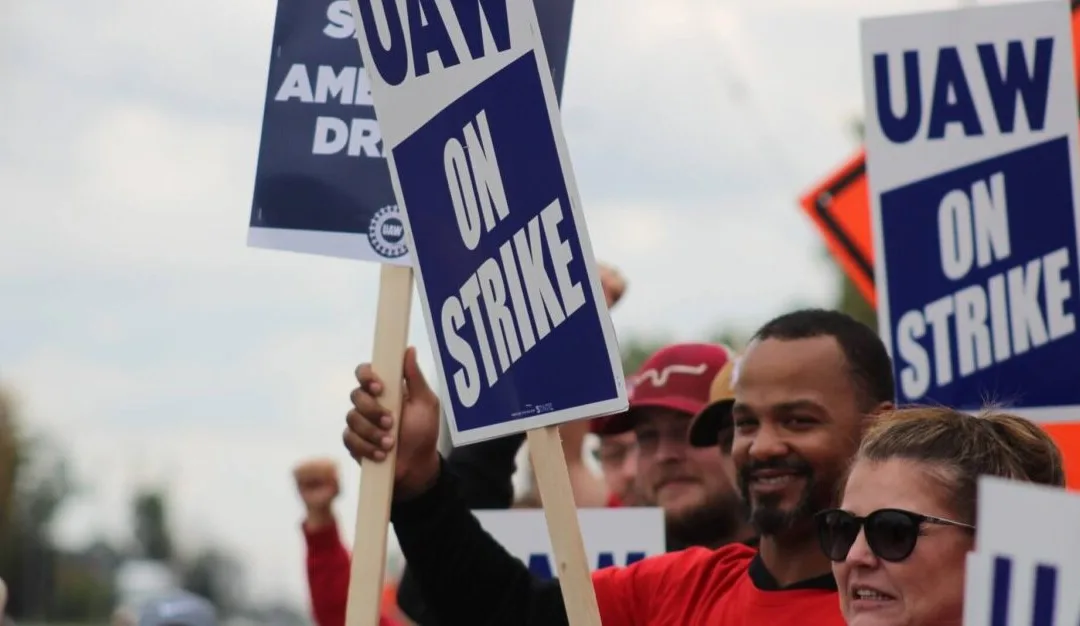 A day after striking in Sterling Heights, UAW expands to Arlington GM site 