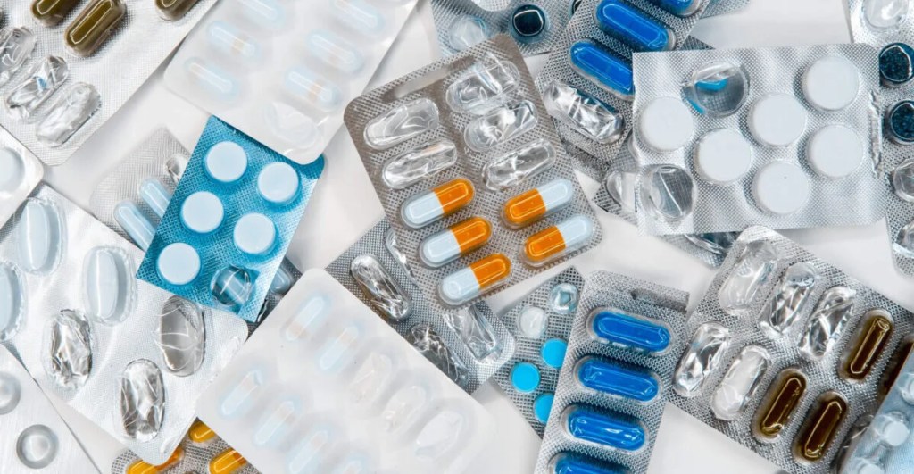 100+ Michigan doctors back legislation to create prescription drug board