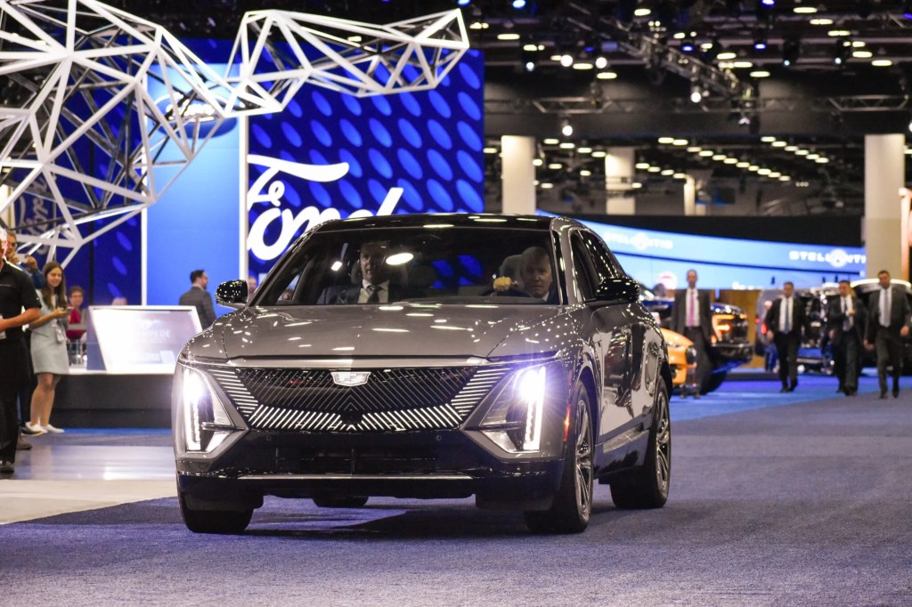 Study: Michigan economy set to grow as US avoids recession