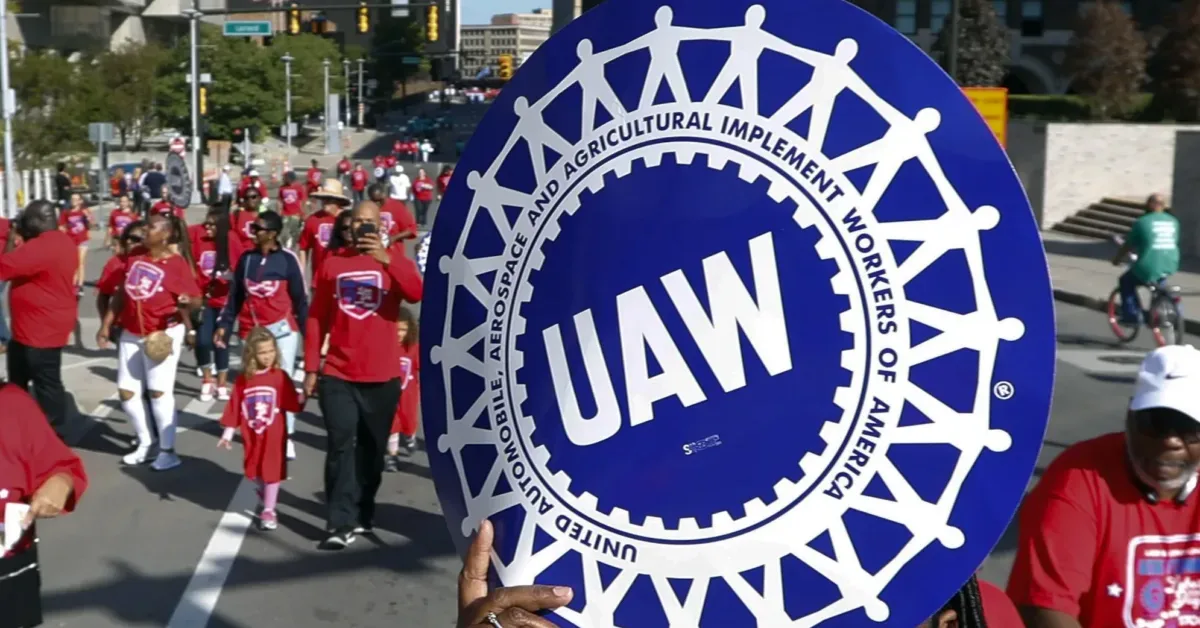 Union workers at GM appear to reject tentative contract deal