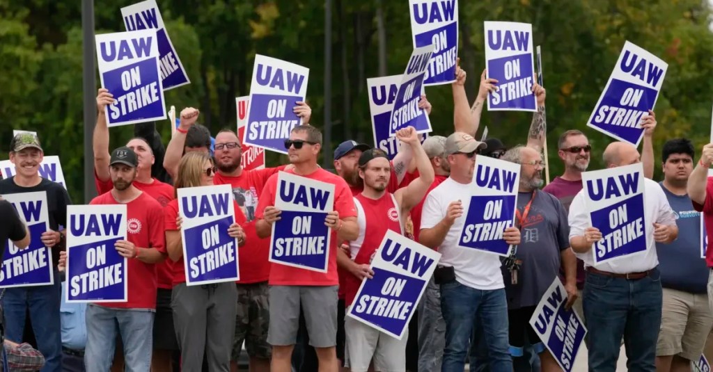 Michigan autoworkers move closer to ending labor dispute