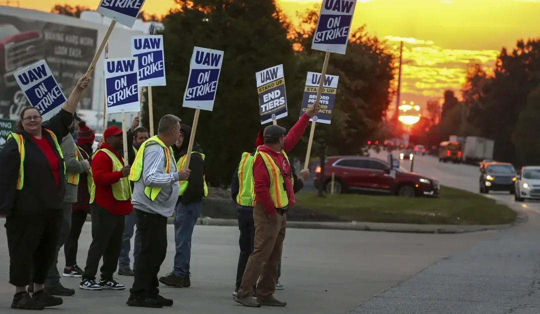 Ford and Stellantis workers approve strike-ending contract