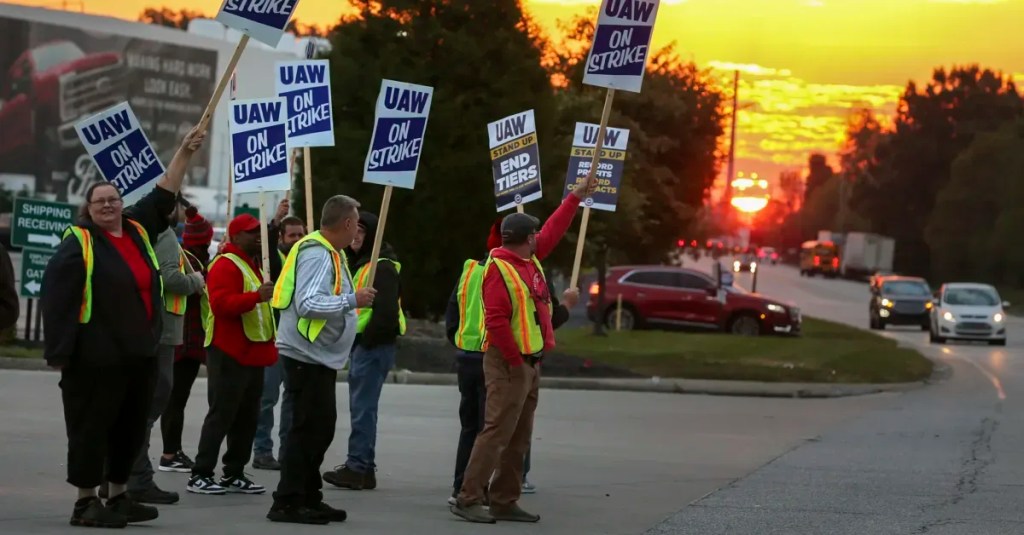 Ford and Stellantis workers approve strike-ending contract