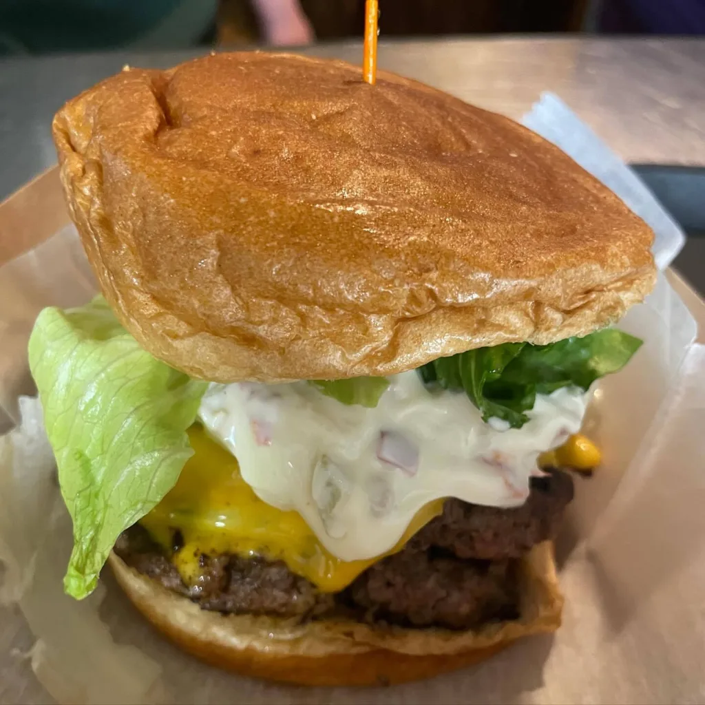23 of the best olive burger spots in Michigan, according to ‘Gander readers