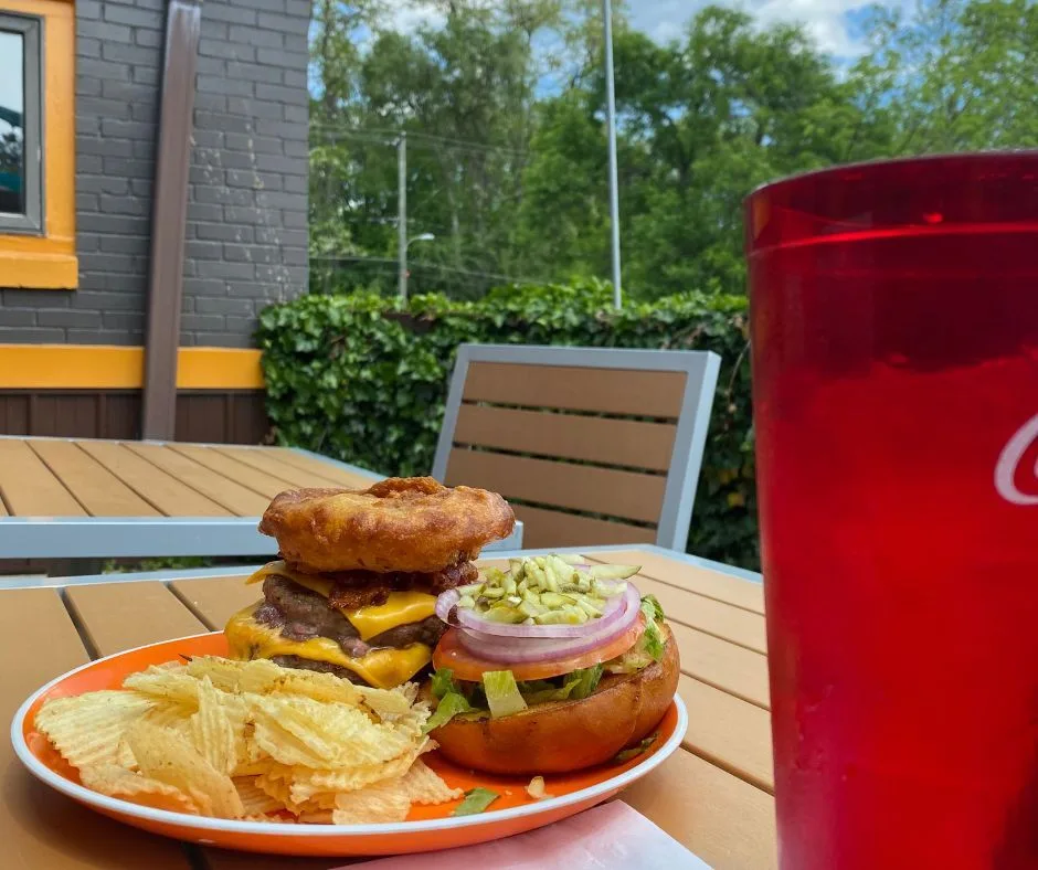 23 of the best olive burger spots in Michigan, according to ‘Gander readers