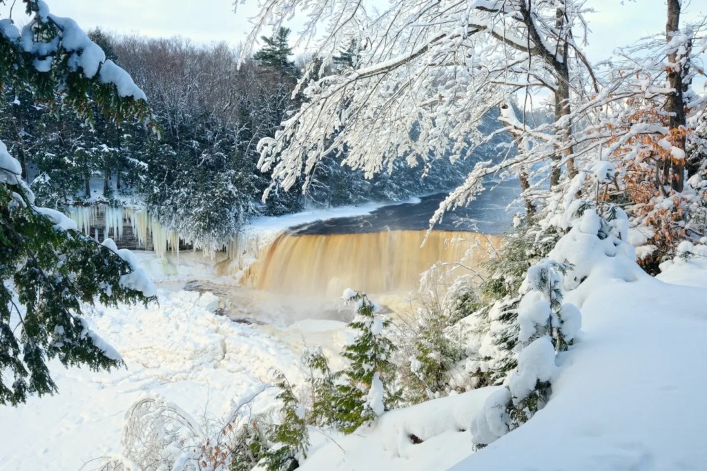 Great spots for cozy winter camping in Michigan