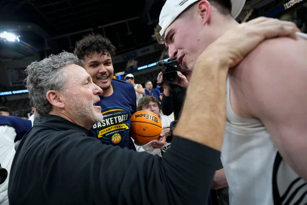 Division I’s longest-tenured coach leads Oakland back to March Madness after 12-year absence
