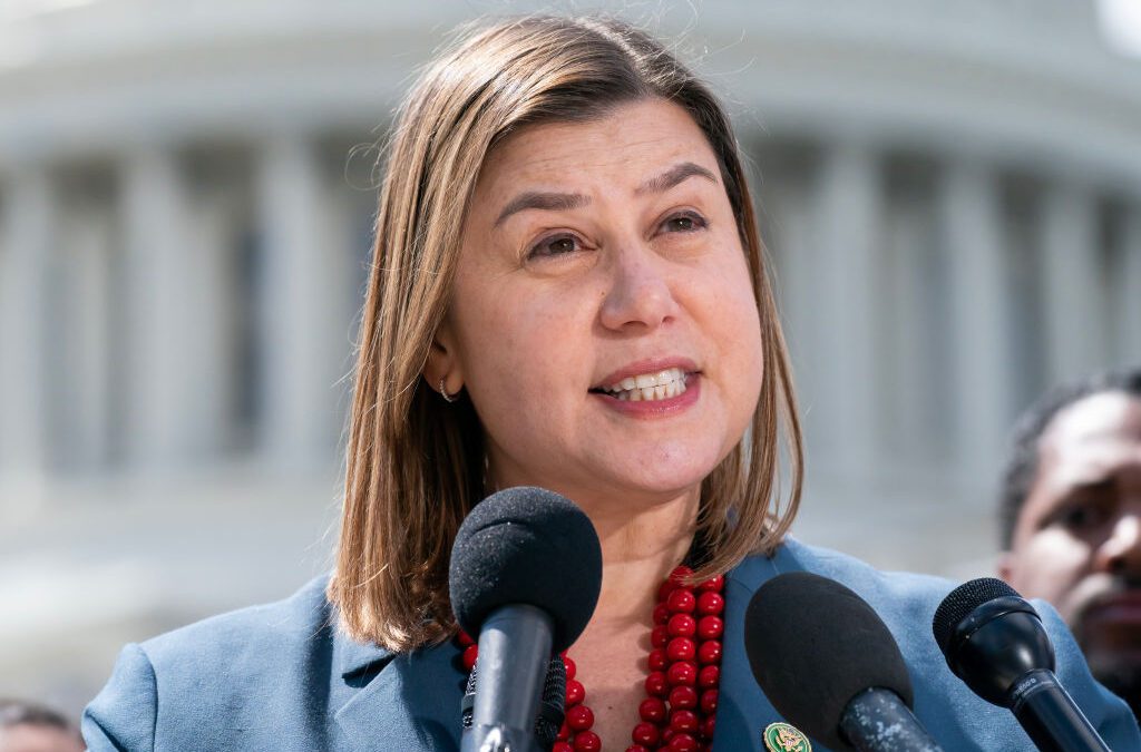 Opinion: I’ve been a UAW auto worker for 46 years. Here’s why I’m voting for Elissa Slotkin.