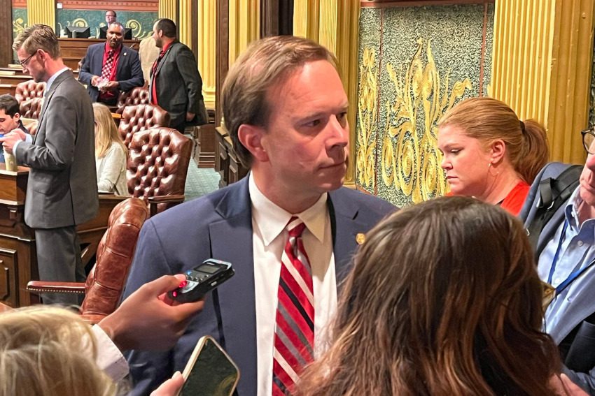 Michigan House Dems finalize 3% teacher retirement tax cut