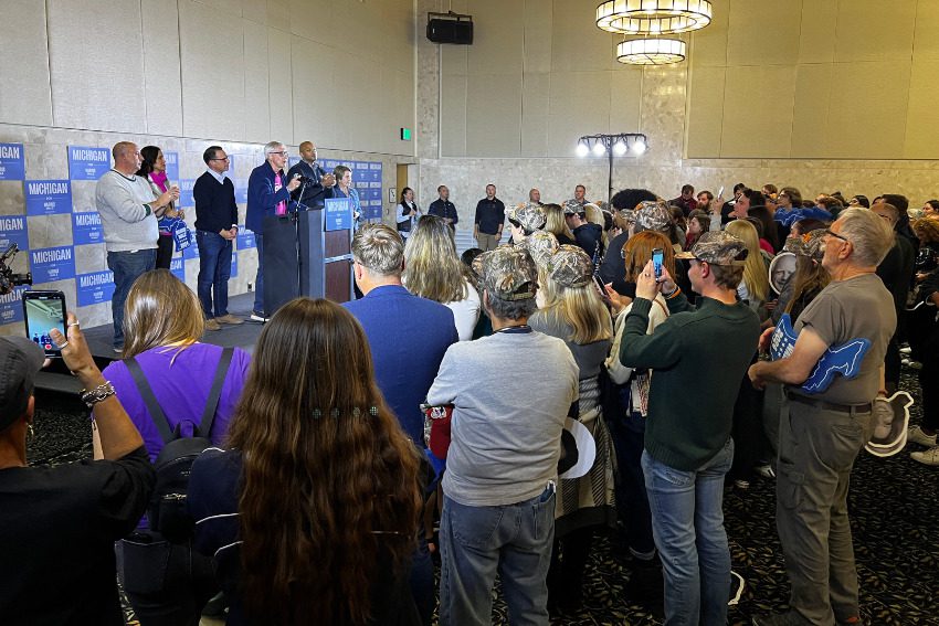 Whitmer leads governors on ‘Blue Wall Bus Tour’ for Harris-Walz