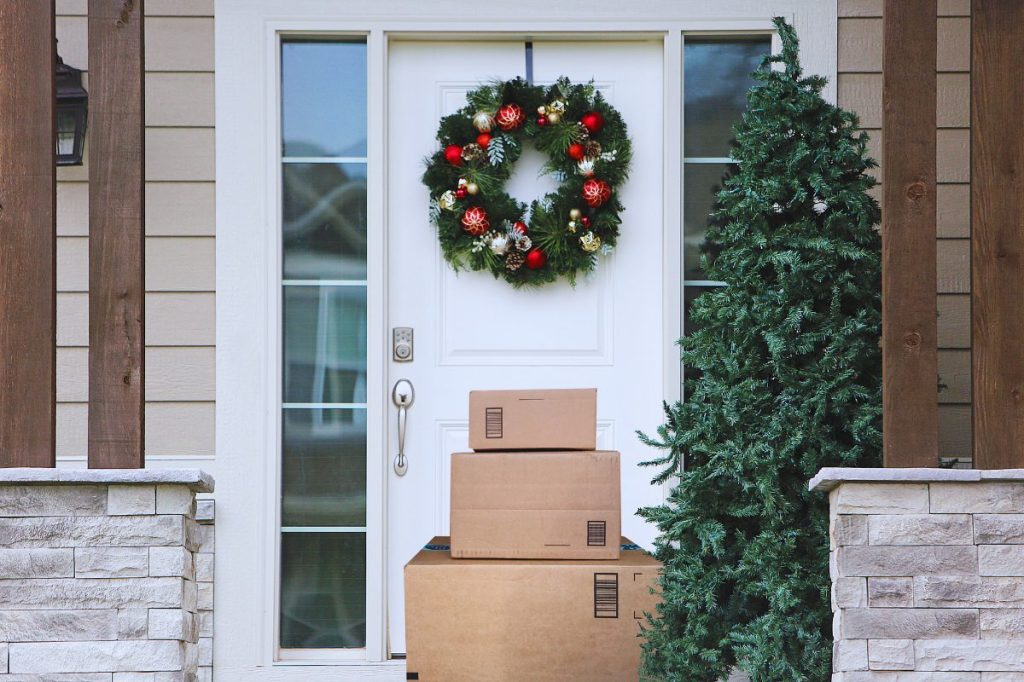 Michigan authorities warn of porch pirates, AI phone scams this holiday season