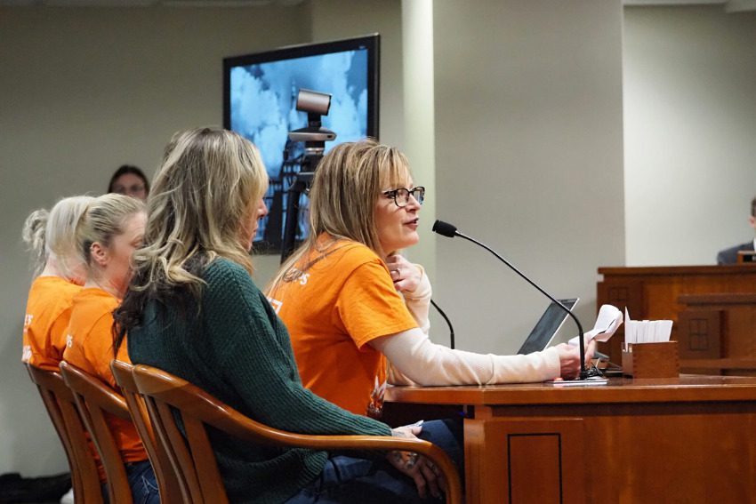 Service industry workers testify as lawmakers consider chopping tipped wage and sick leave laws