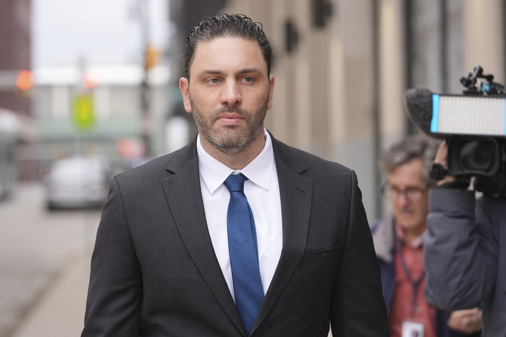 Former NFL and college assistant coach pleads not guilty to hacking for women’s images Former NFL and college assistant coach pleads not guilty to hacking for women’s images