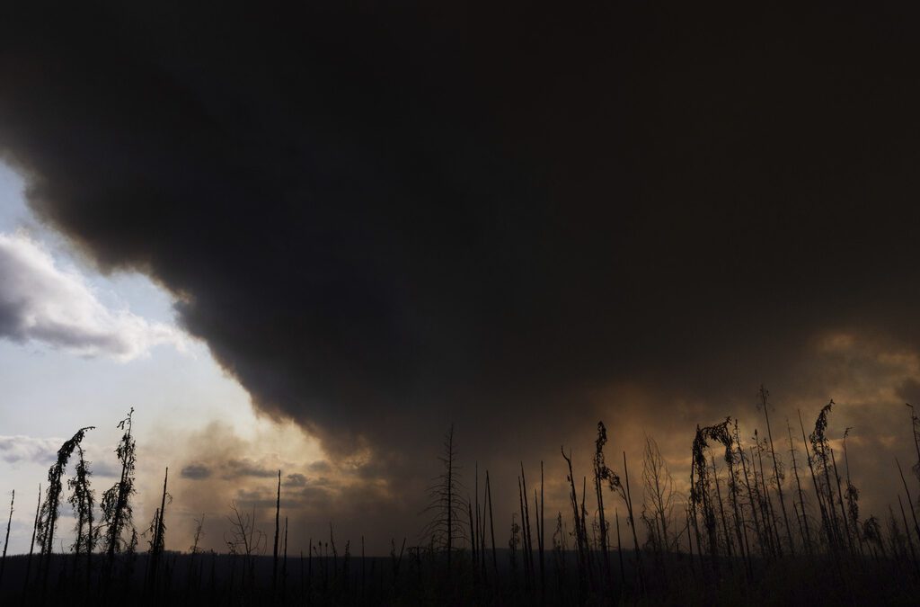 Air quality worsens in eastern US as Canadian wildfire smoke hangs over Midwest