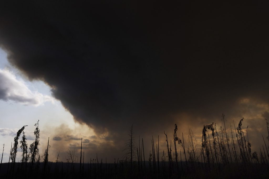 Air quality worsens in eastern US as Canadian wildfire smoke hangs over Midwest