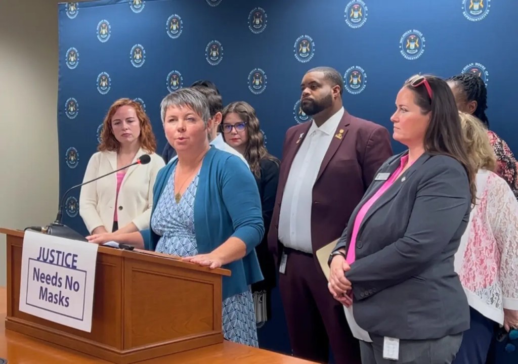Michigan Dems introduce bill to ban cops from wearing masks
