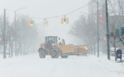 ‘High impact winter storm’ continues across northern Michigan, UP; thousands without power