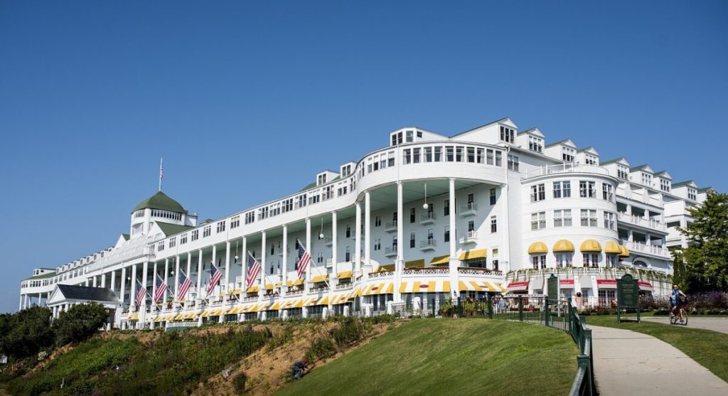 Hospitality and tourism industry scrambling to find seasonal summer help