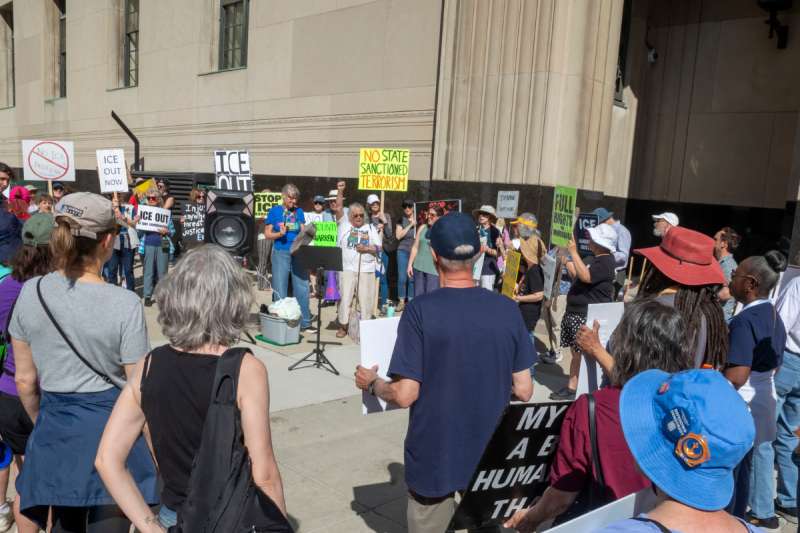 Protest Detroit, Michigan USA, 18 May 2026, Protesters gathered outside the federal courthouse to protest ICE's plan to convert a warehouse in Romulus, Michigan into an immigration detention center. A hearing on the legality of the plan had been scheduled, but at the last minute ICE asked for a postponement. (Photo by: Jim West/UCG/Universal Images Group via Getty Images)